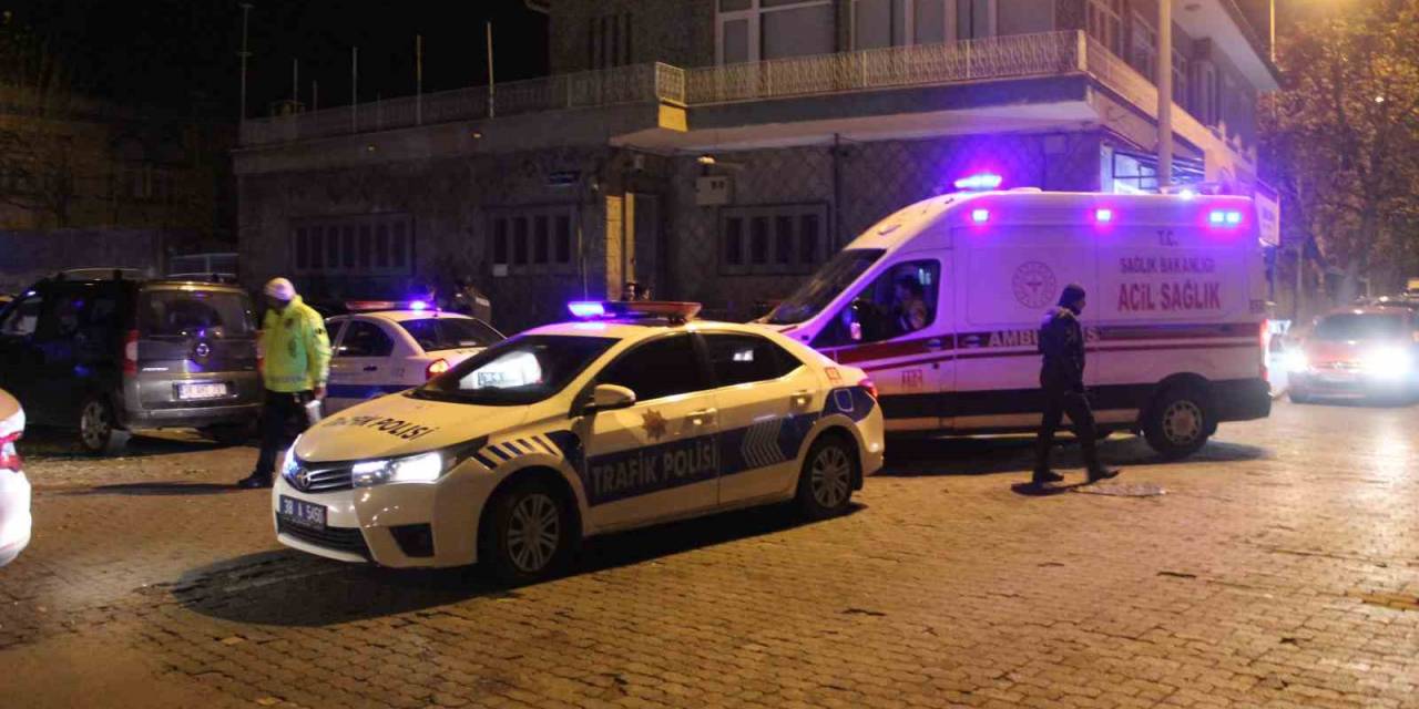 Uygulama Yapan Polise Çarpıp Kaçtı