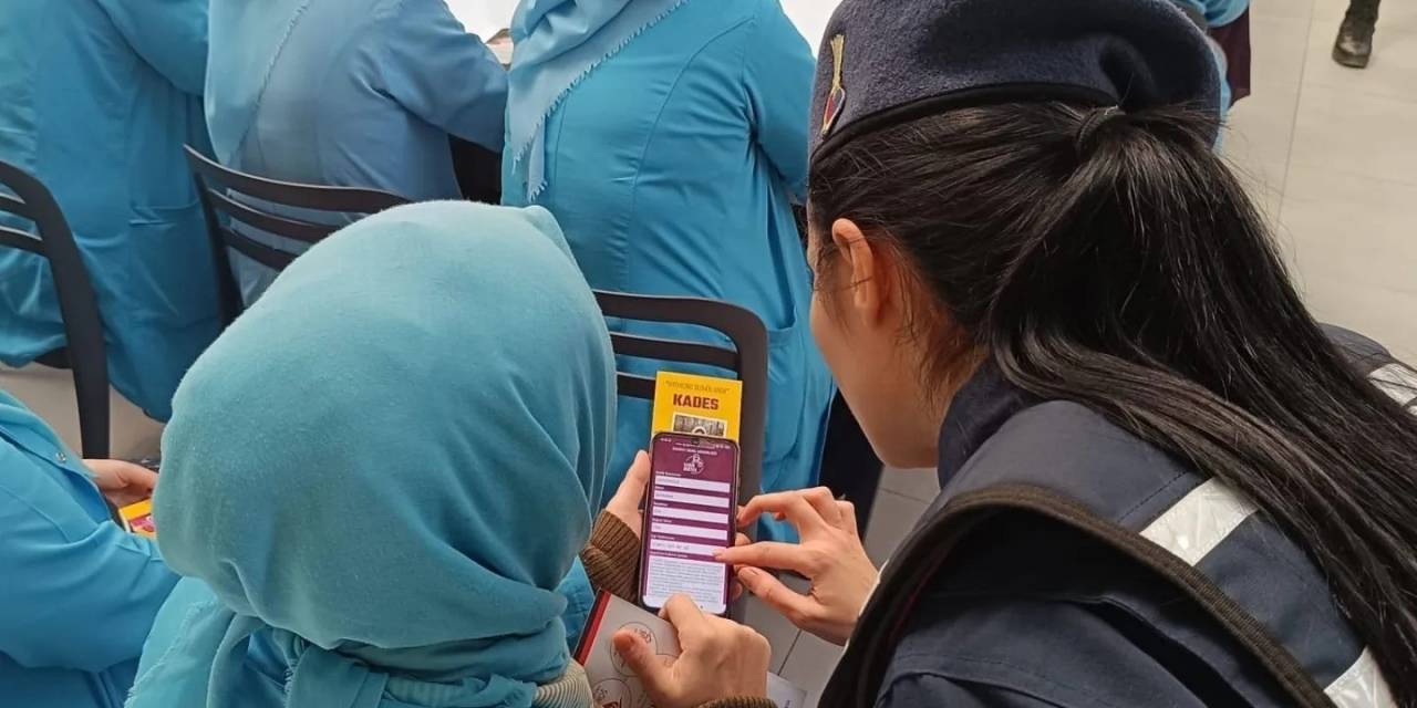 Kadınlara Kades Anlatıldı