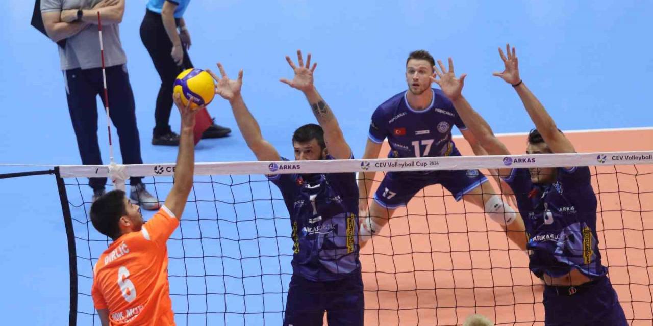 Arkas Spor’un Konuğu Neftohimik Burgas