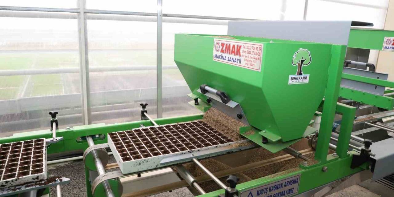 Şehitkamil’de Bir Günde 200 Bin Tohum Toprakla Buluşturuluyor