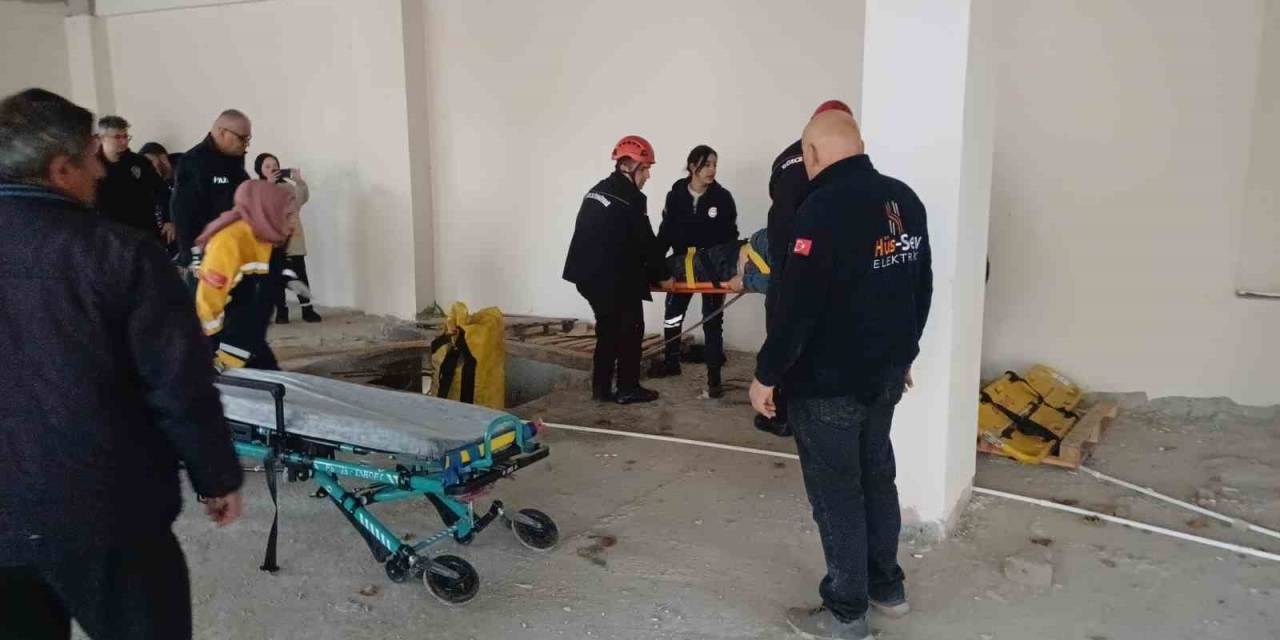 İnşatta Asansör Boşluğuna Düşerek Yaralandı