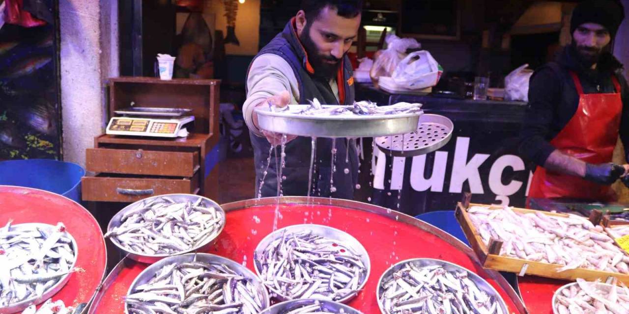 Fırtına Balık Fiyatlarını Yükseltti