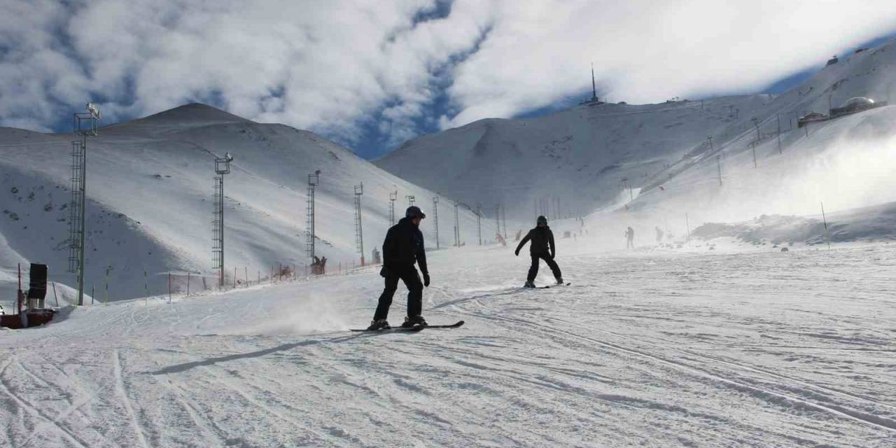 Palandöken’de Kayak Sezonu Açıldı