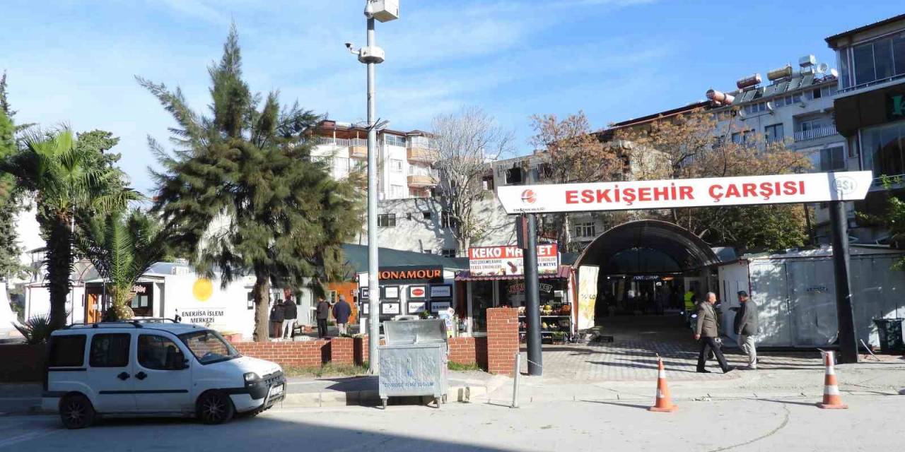 Hatay’da Prefabrik İş Yeri Esnafı Halinden Memnun