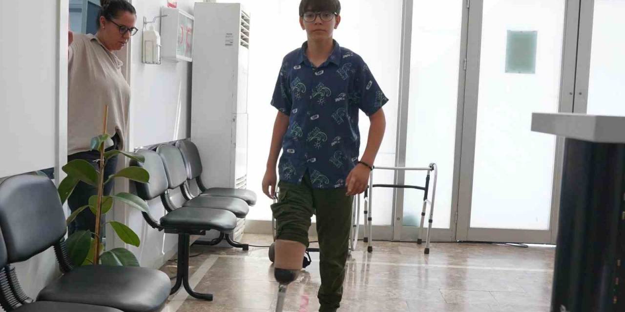 Depremde Ailesini Ve Bacağını Kaybeden Abdulkadir Tekrar Yürümeye Başladı