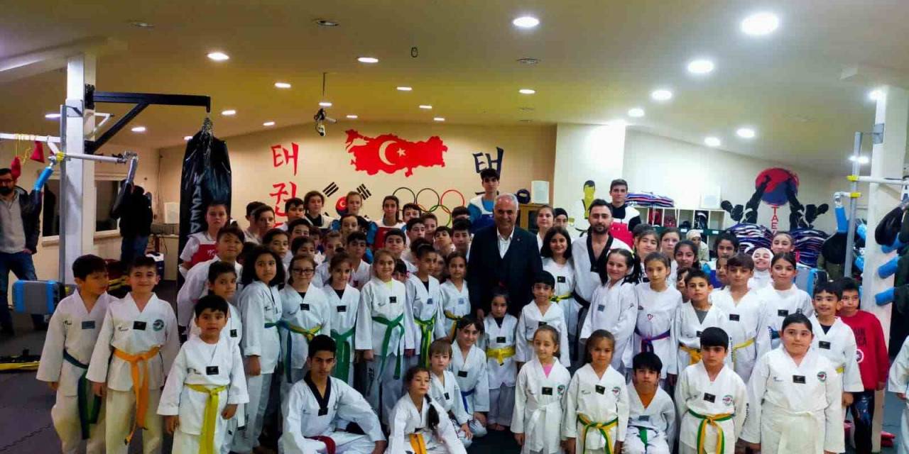 Başkan Yaman, Tekvandocuları Ziyaret Etti