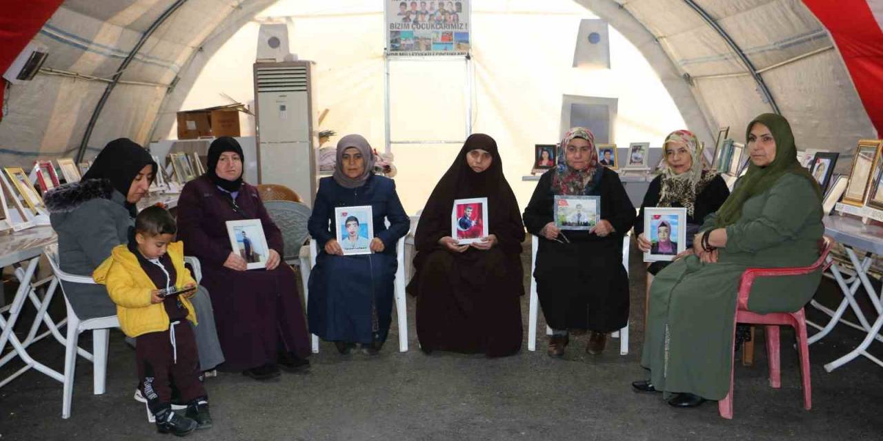 Pkk Ve Hdp Mağduru Aileler Evlat Nöbetini Sürdürüyor