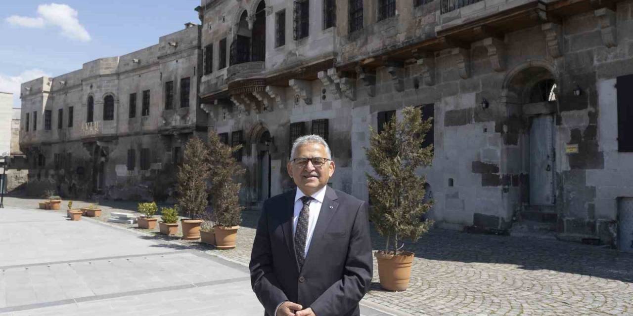 Başkan Büyükkılıç: “Gecemiz Gündüzümüz, Bizi Seven, Seçen Ve Güvenen Hemşehrilerimize Hizmetle Geçiyor”