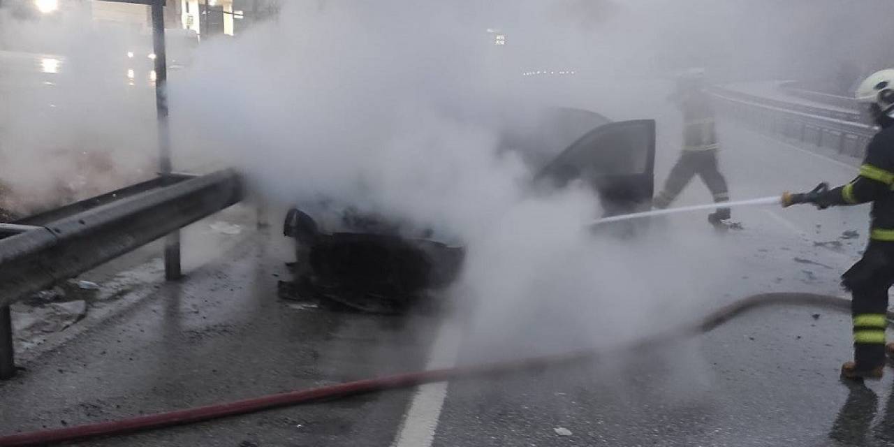 D100’ Otomobil Alev Alev Yandı
