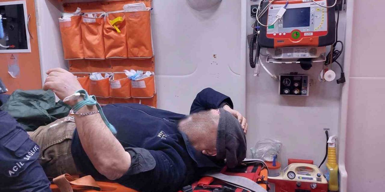 Jandarma Etkili Olan Lodosta Vatandaşlara Yardım Etti