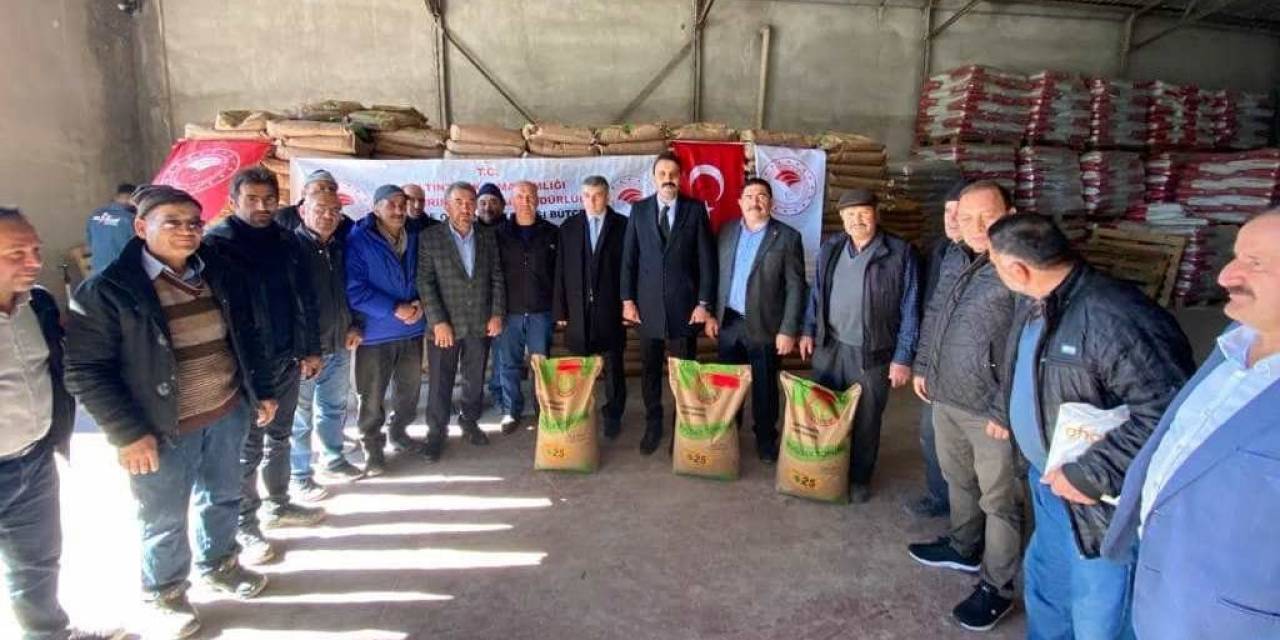 Altıntaş’ta 532 Üreticiye Yüzde 50 Hibeli 98 Ton 550 Kilo Buğday Tohumu Dağıtıldı