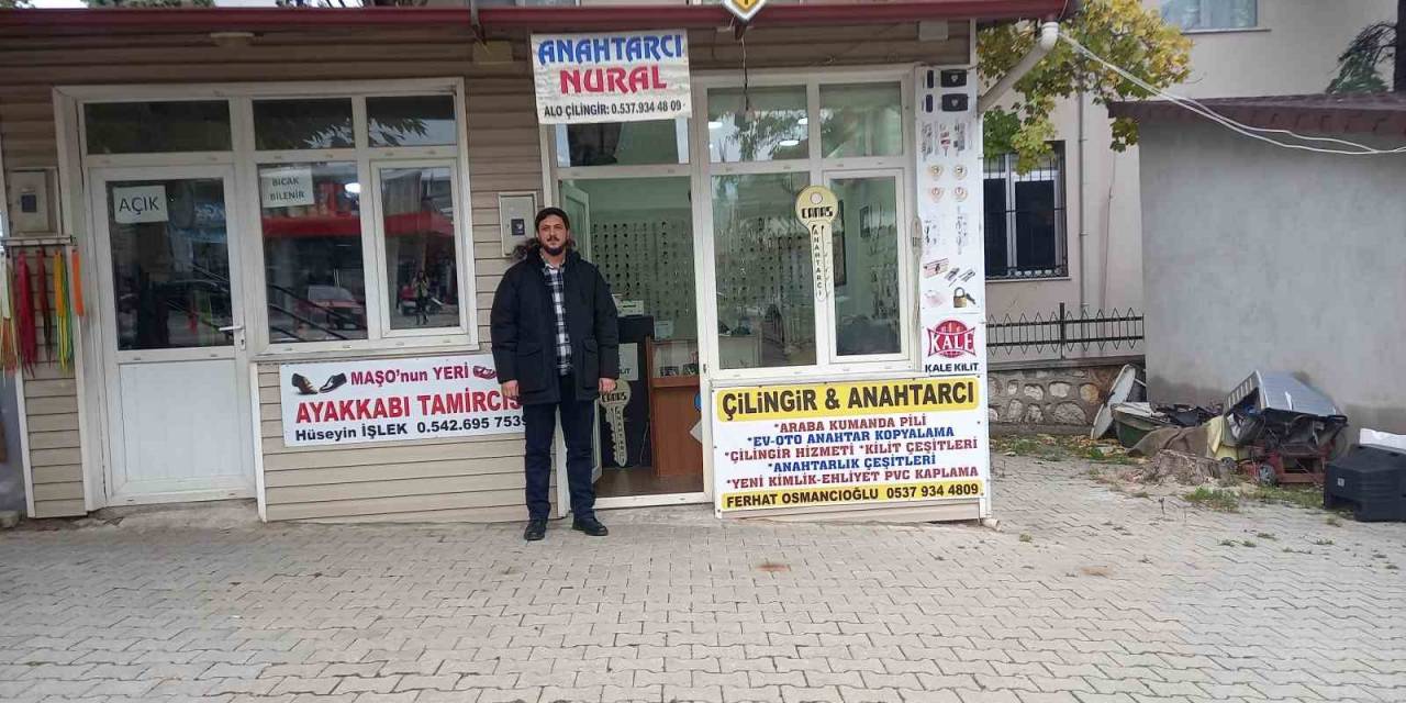 Baba Mesleğini 10 Metrekarelik İş Yerinde 20 Yıldır Sürdürüyor