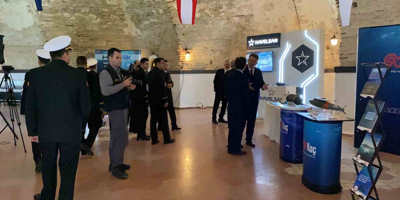 Silah Ve Savunma Sistemleri Sergilendi