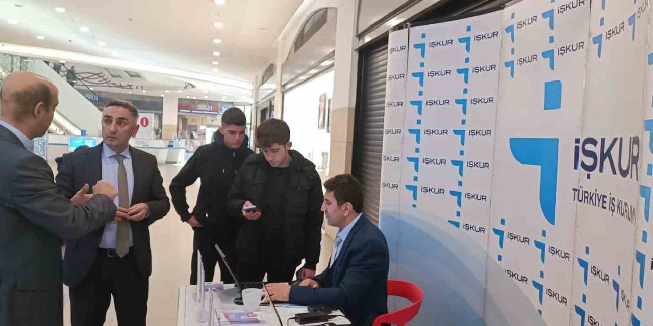 Şehrin Çeşitli Yerlerinde  Tanıtım İçin Stant Açıyor