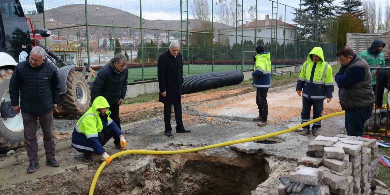 Başkan Bakkalcıoğlu Kanal Boyunda İncelemelerde Bulundu