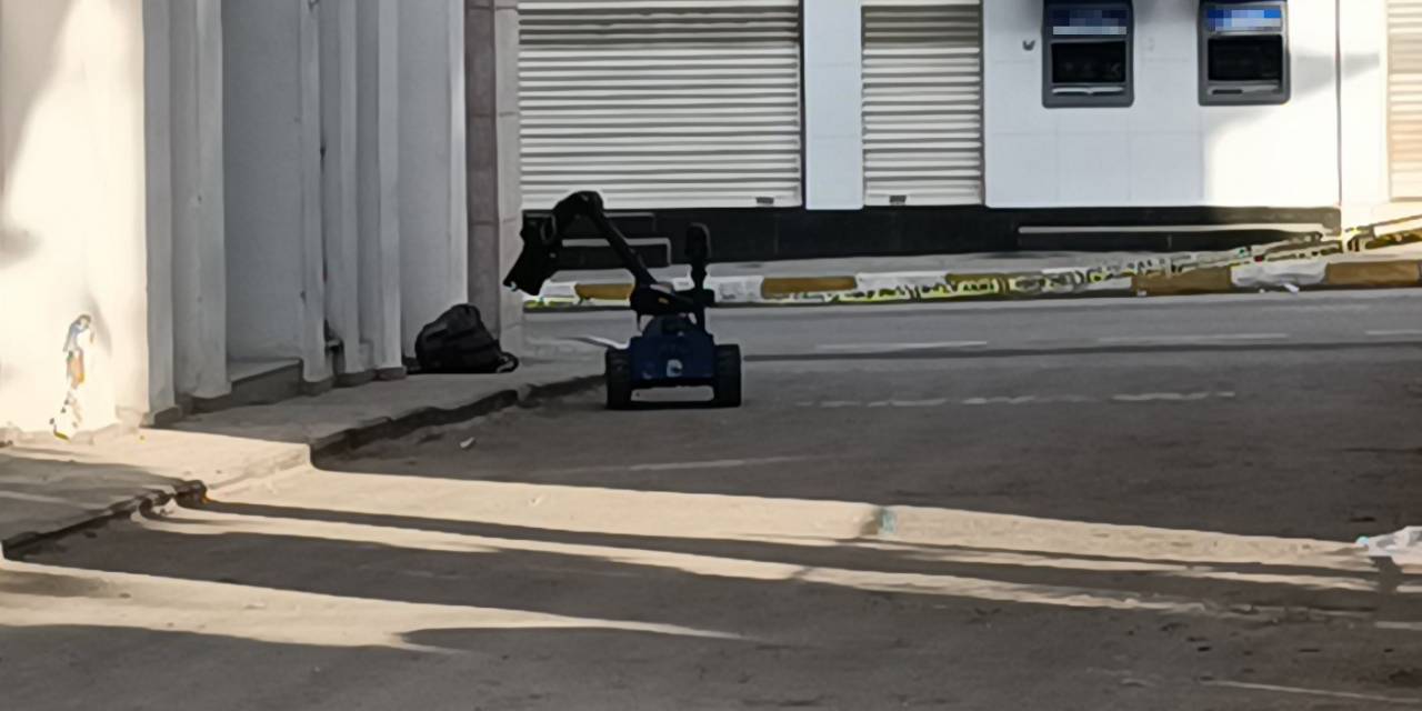 Şüpheli Çanta Bomba İmha Robotu İle Patlatıldı