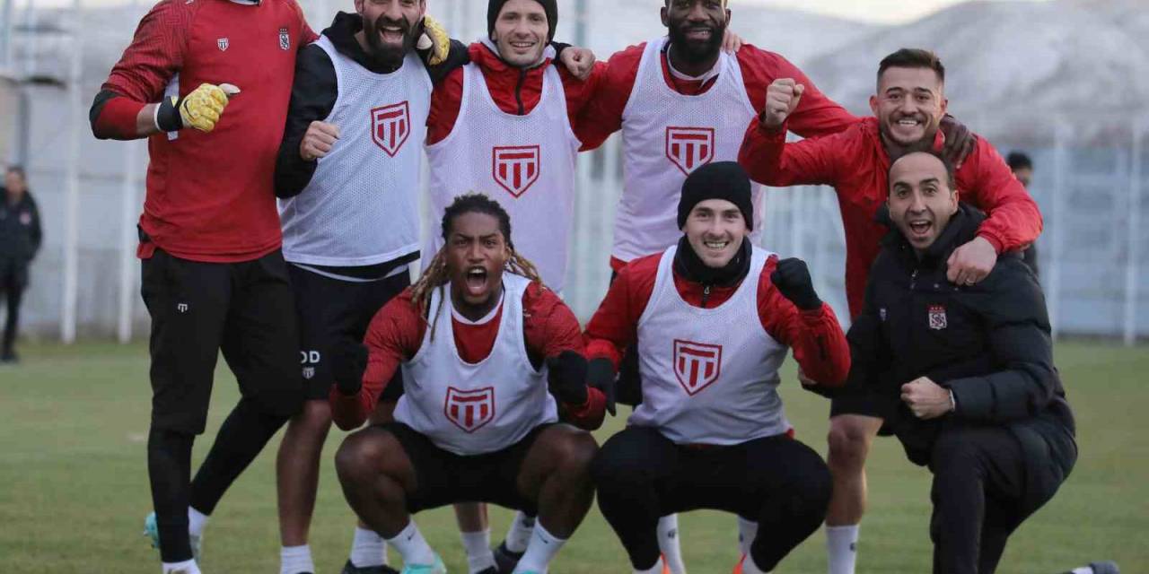 Sivasspor, Fenerbahçe Maçı Hazırlıklarına Başladı