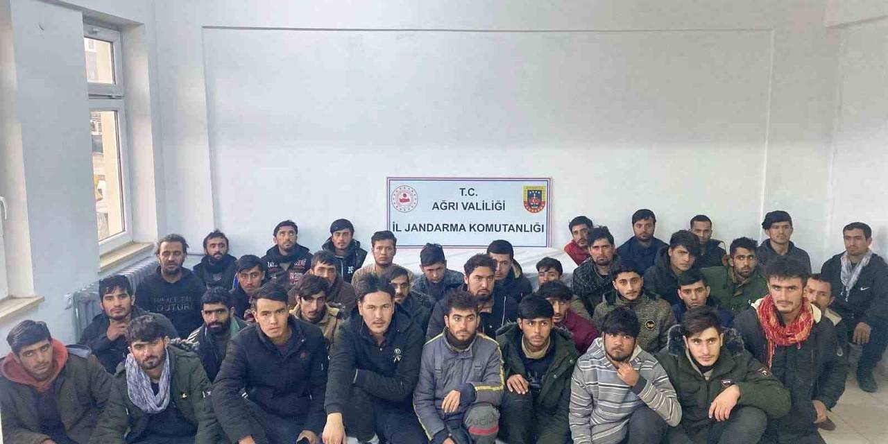 Doğubayazıt’ta 36 Düzensiz Göçmen Yakalandı, 1 Kişi Gözaltına Alındı