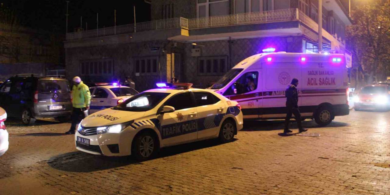 Uygulamadan Kaçarken Polise Çarptı: Sürücü Tutuklandı