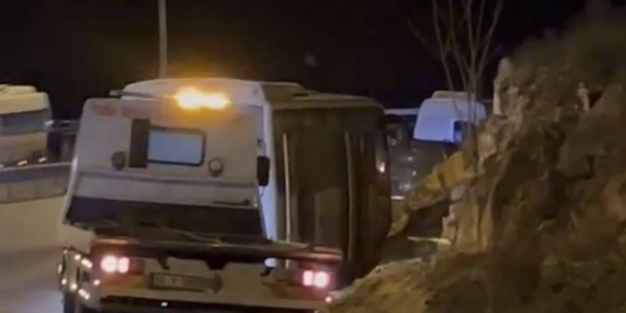 Bursa’da İki Servis Minibüsü Çarpıştı: 7 Yaralı