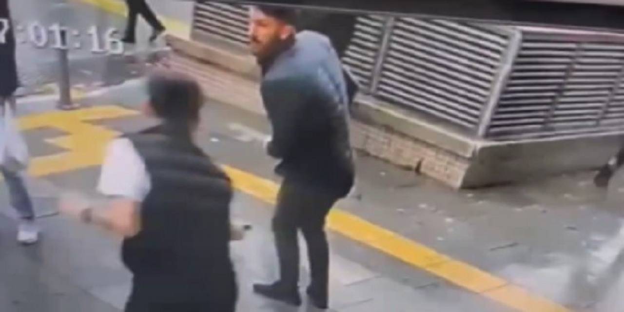 İzmir’de Kalabalığın Ortasında Silahlı Saldırı Kamerada