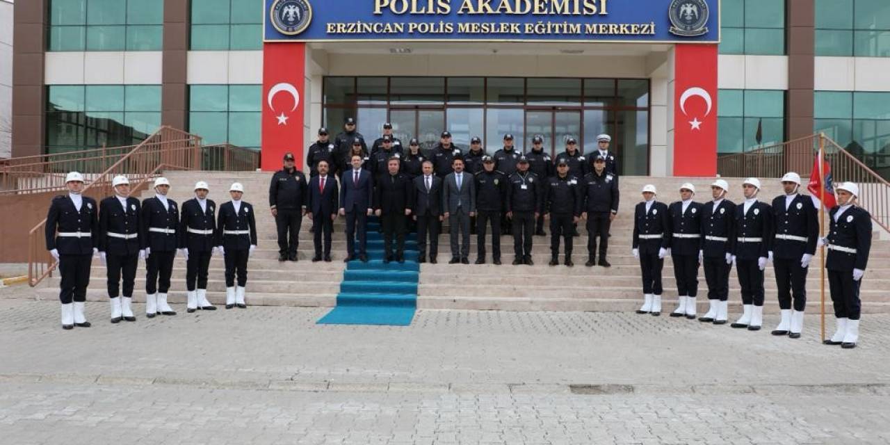 Polis Adaylarına "Aile İçi İletişim" Konulu Seminer Verildi