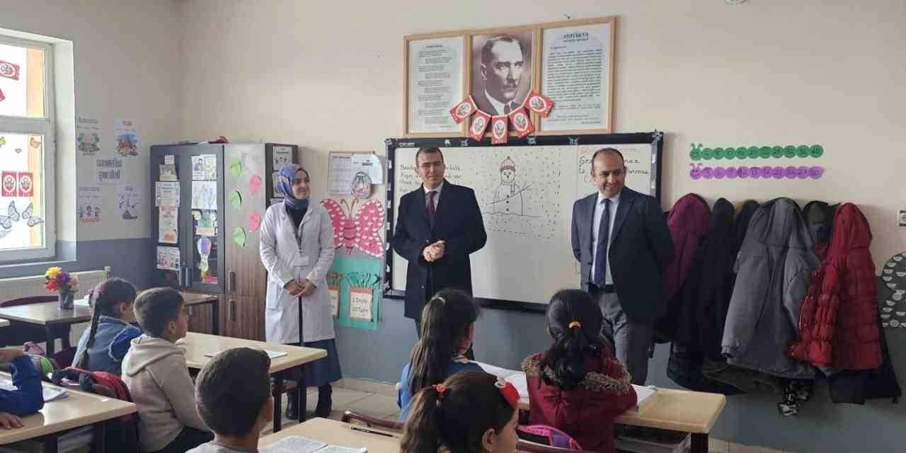 Tutak Kaymakamı Adıbelli, İlçedeki Köyleri Ziyaret Etti