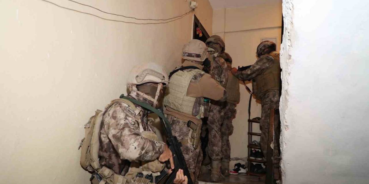 Mersin’de ’torbacı’ Operasyonu: 8 Gözaltı