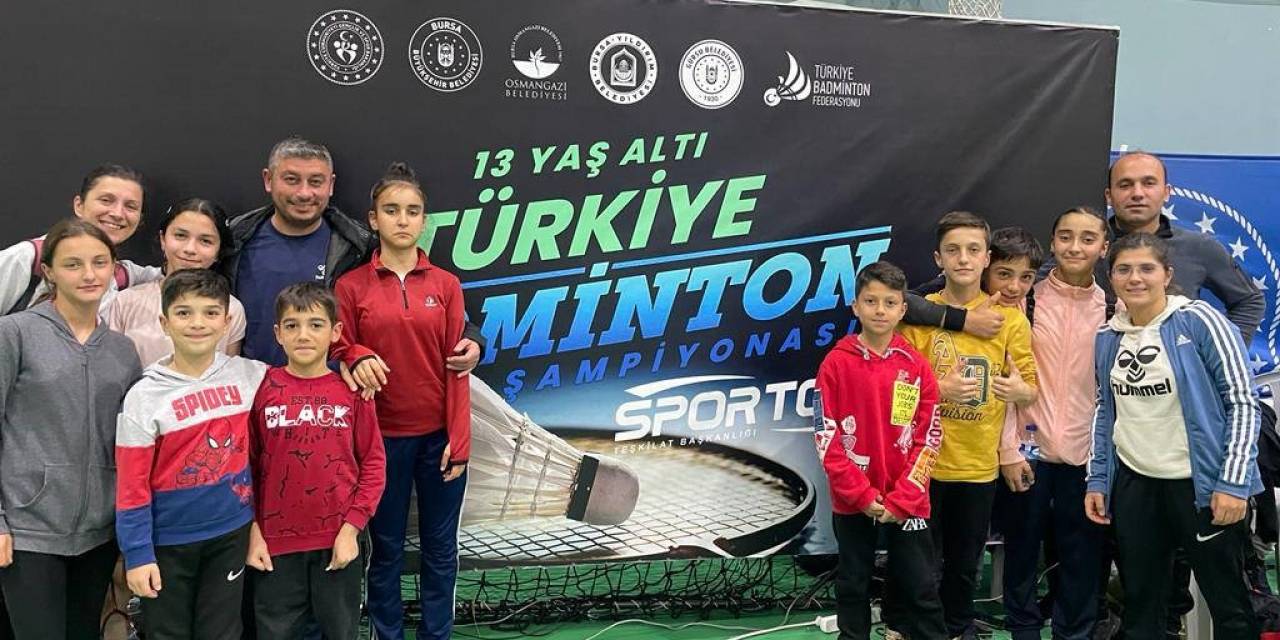 Bayburtlu Badmintoncular Şampiyonadan Dereceyle Döndüler