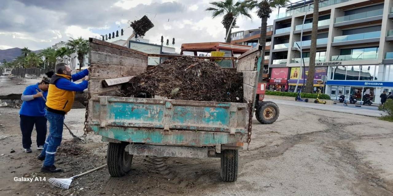 Marmaris’te Fırtına Temizliği