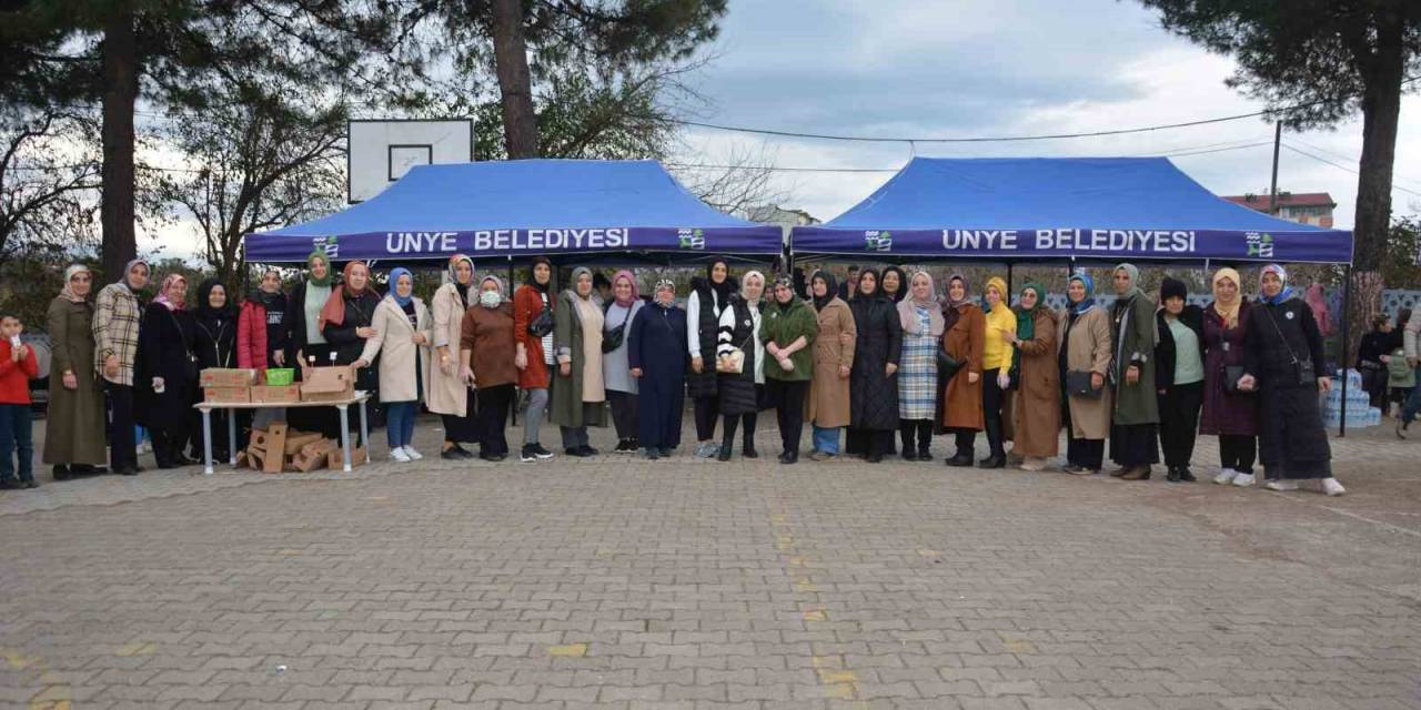 Öğrenciler, Veliler Ve Öğretmenler Gazze İçin Hayırda Yarıştı