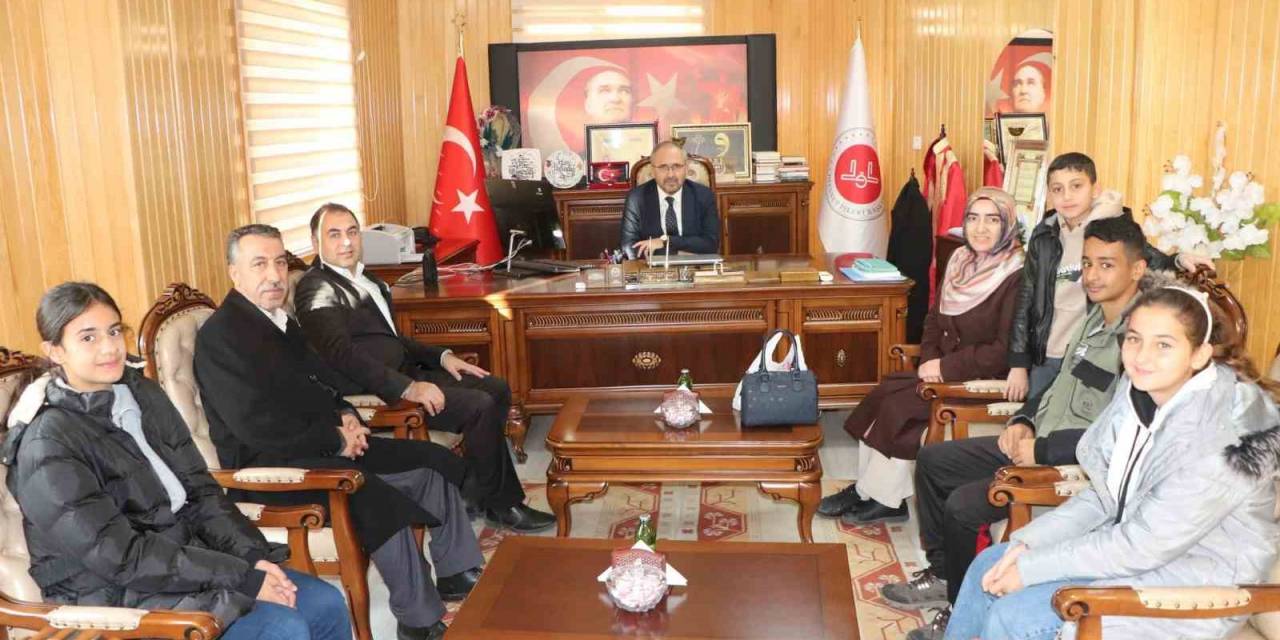 Elazığ’da Öğrencilerden Filistin’e Anlamlı Destek