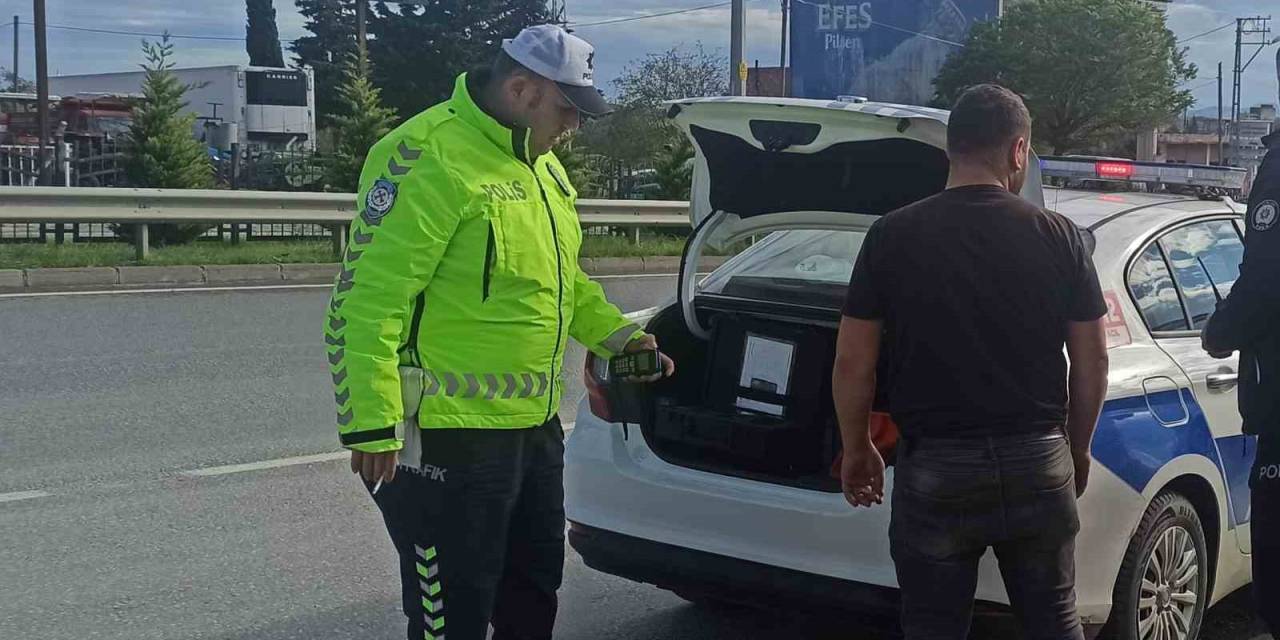 ‘Dur’ İhtarına Uymayan Sürücü Polisten Kaçamadı