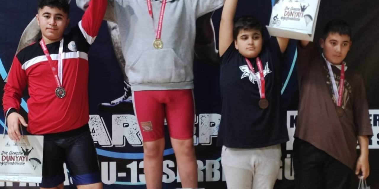 Körfezli Genç Güreşçiler İkinci Oldu