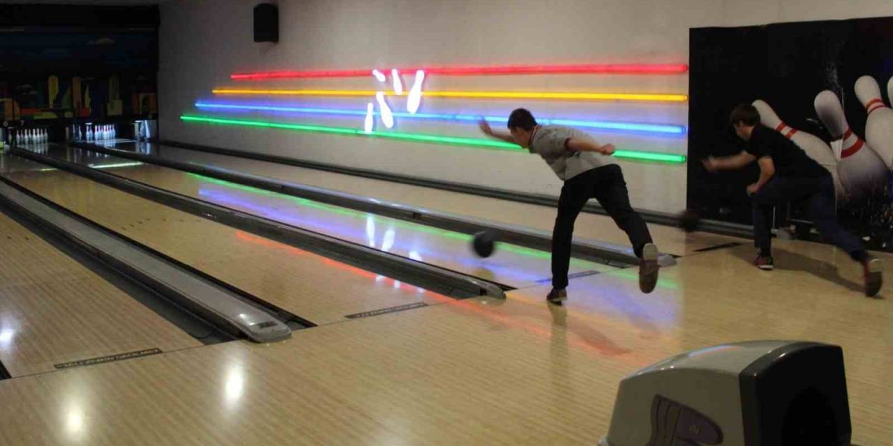Afyonkarahisar’da Okul Sporları Bowling Turnuvası İlk Kez Düzenlendi