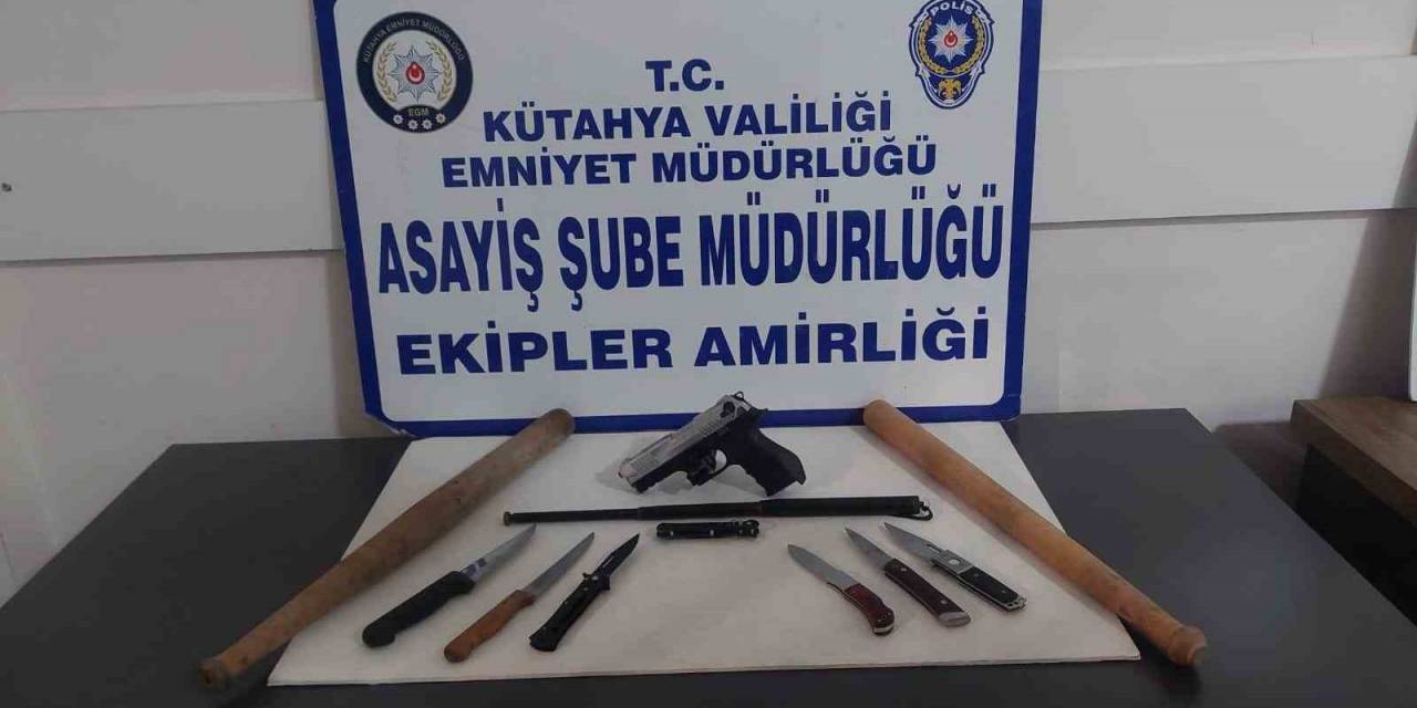 Kütahya’da Yaya Devriyelerince 144 Şahıs Ve 16 Aracın Sorgusu, Gbt Kontrolü Ve Denetimi Yapıldı
