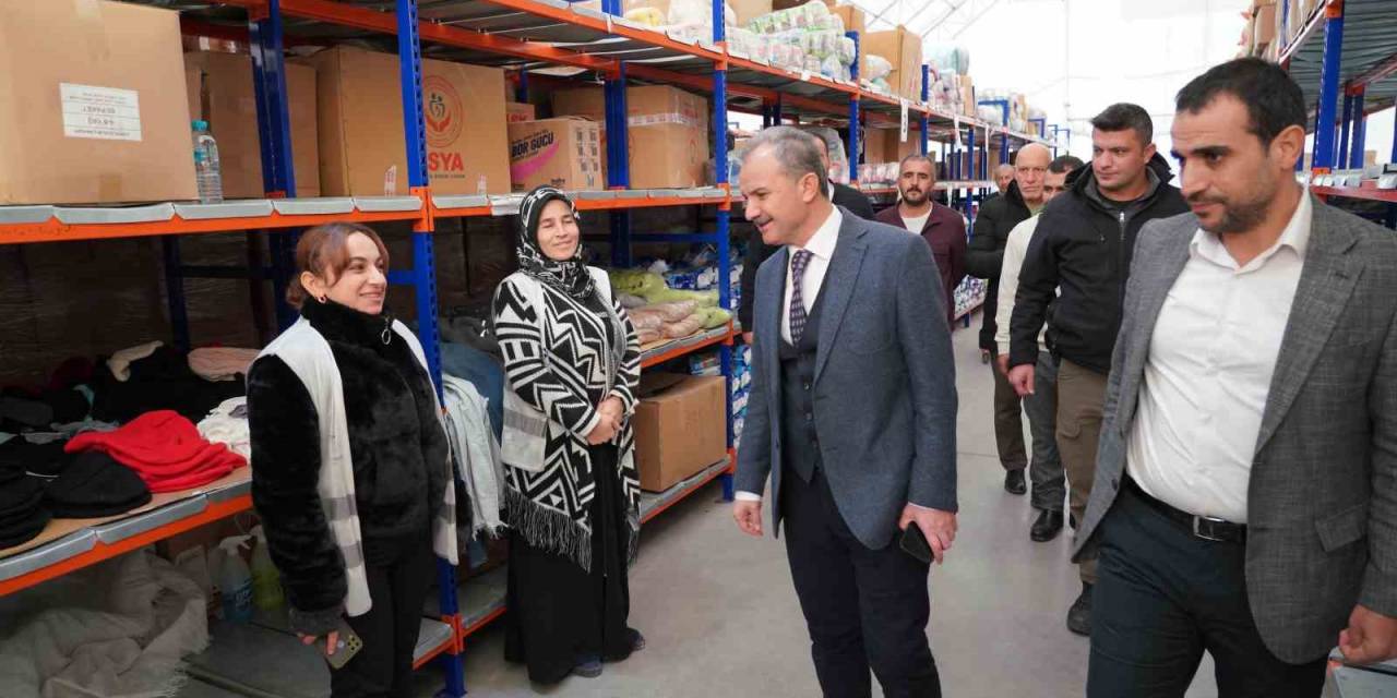 Kılınç, Sosyal Markette İncelemelerde Bulundu