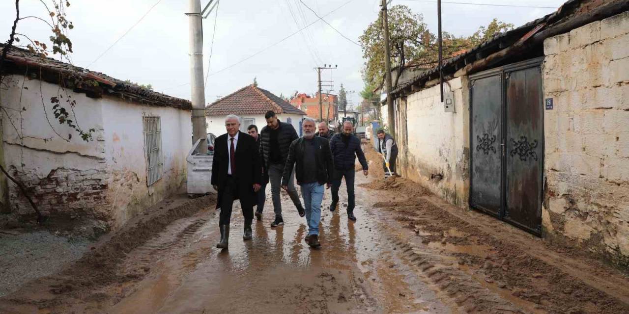 Başkan Atay Sel Mağduru Vatandaşlarla Buluştu