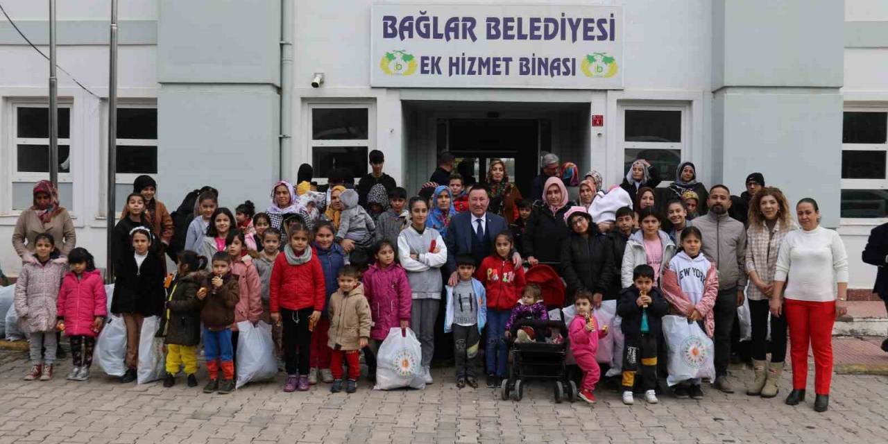 Bağlar İlçesinde 11 Ayda 3 Bin 152 Çocuğa Giysi Desteği Sağlandı