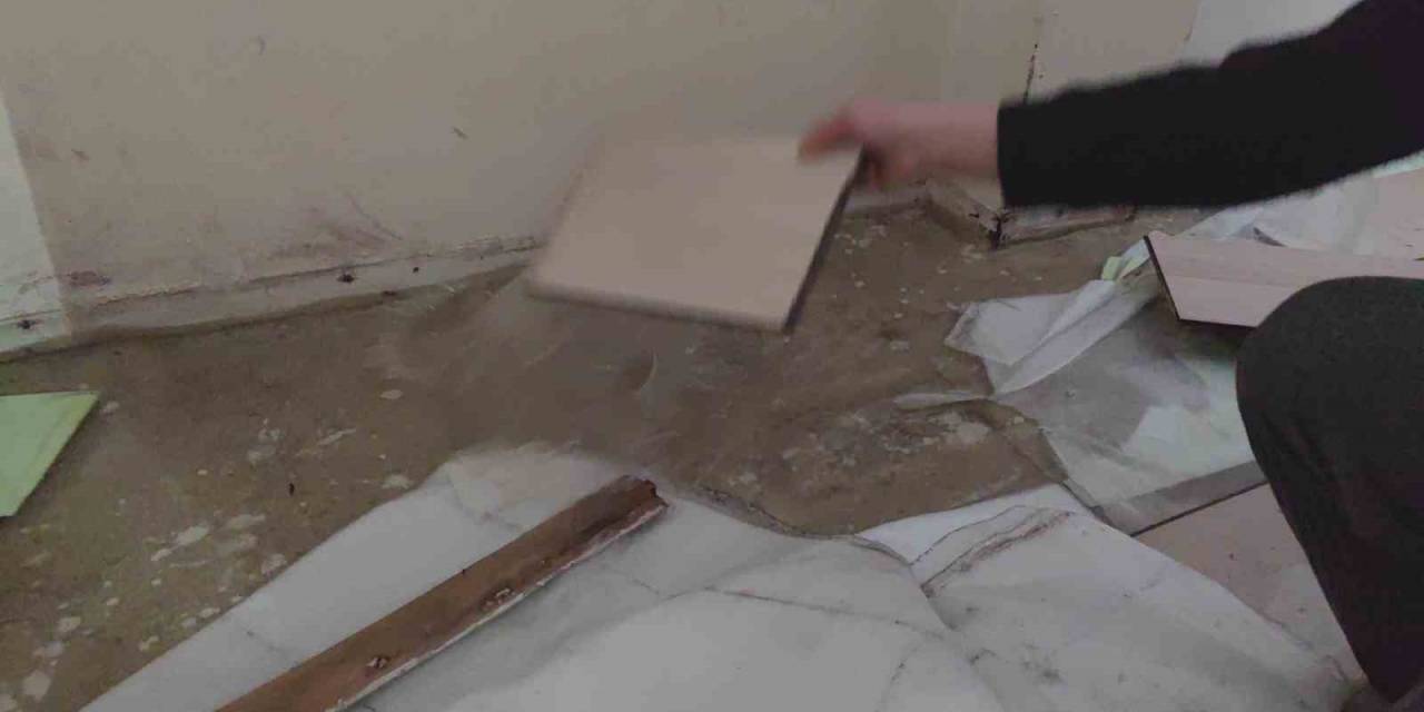 Sultangazi’de Önce Evlerini Su Bastı, Sonra Eşyaları Hırsızların Hedefi Oldu