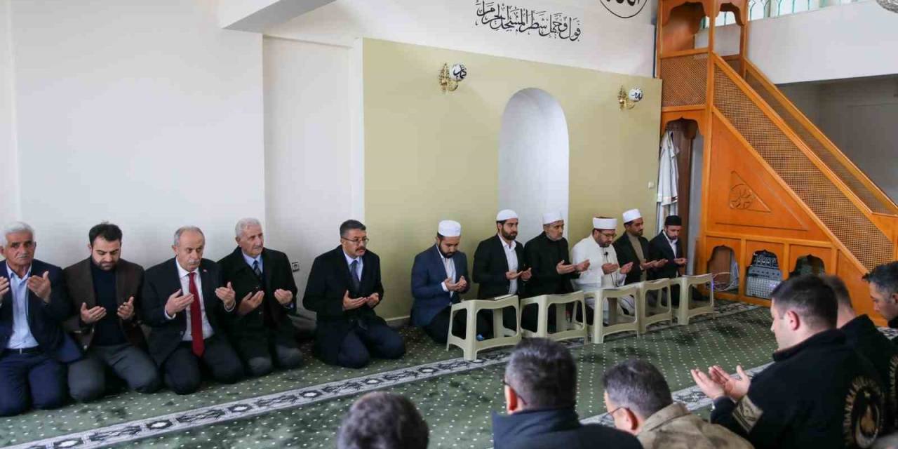 Vali Çelik, Şehit Korkmaz’ın Mevlit Programına Katıldı