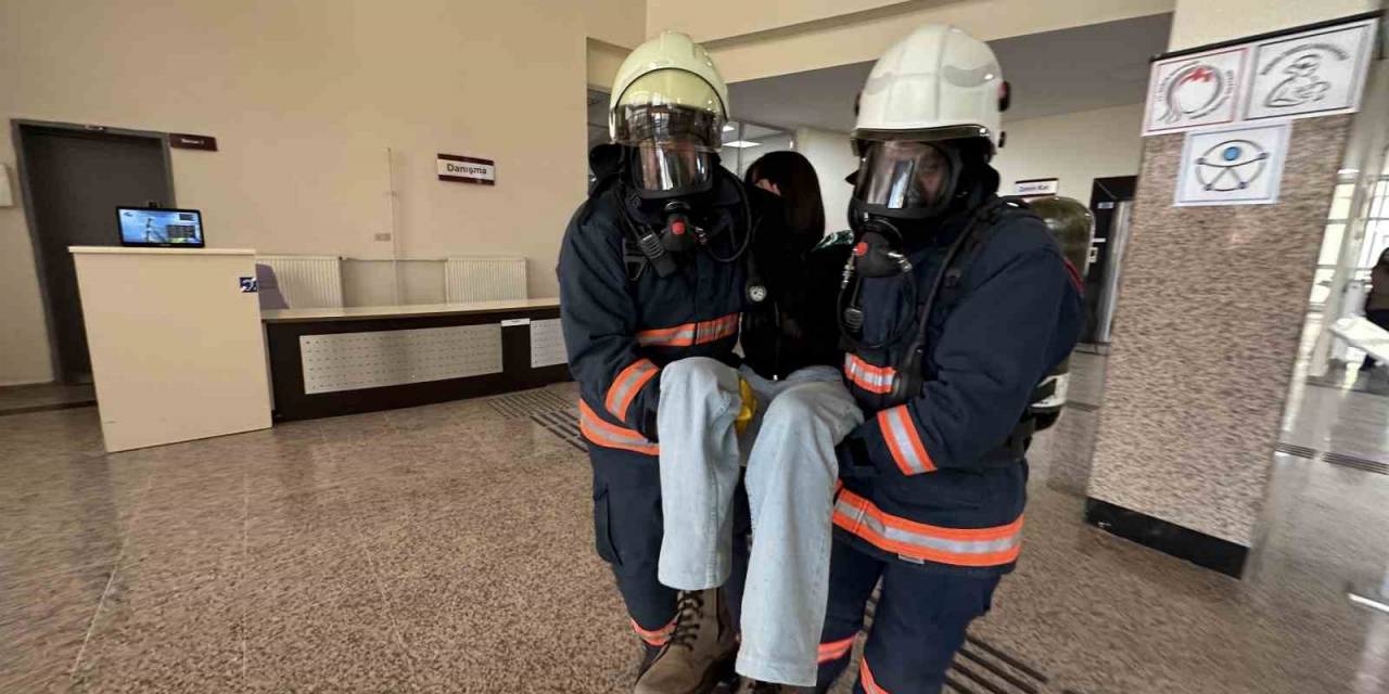 Yüksekova Devlet Hastanesinde Deprem Tatbikatı