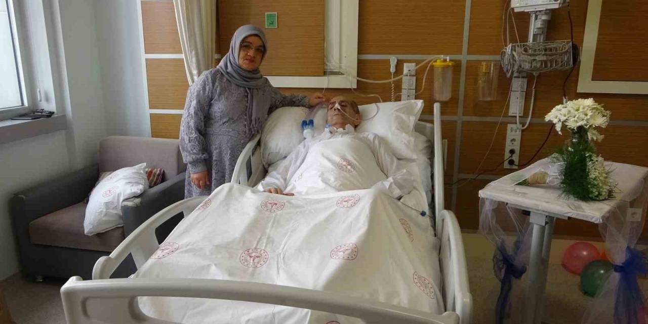 Solunum Hastası 5 Yıl Önce Boşandığı Eşiyle Hastanede Yeniden Evlendi