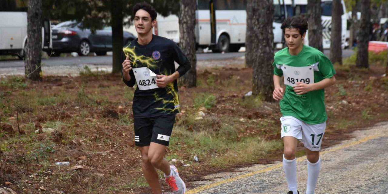Muğla’da Okul Sporları Kros İl Liderlik Koşusu Yarışması Düzenlendi