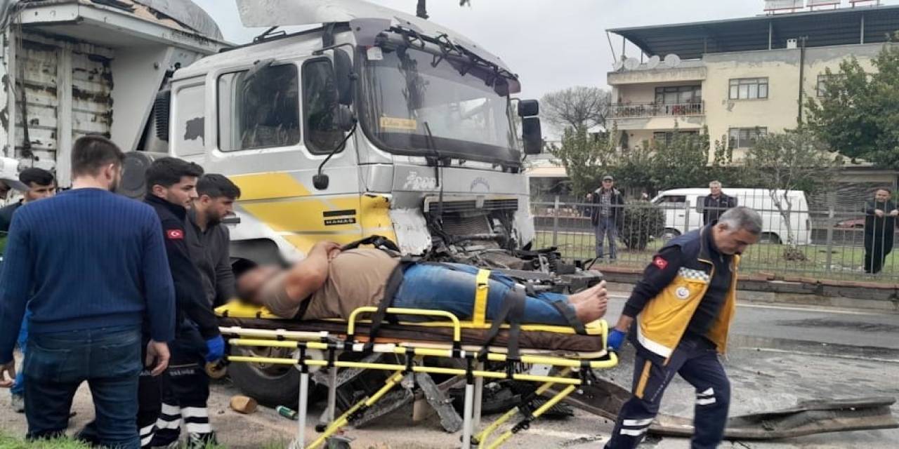 Aydın’da Kamyon Ve Tır Çarpıştı: 1 Yaralı