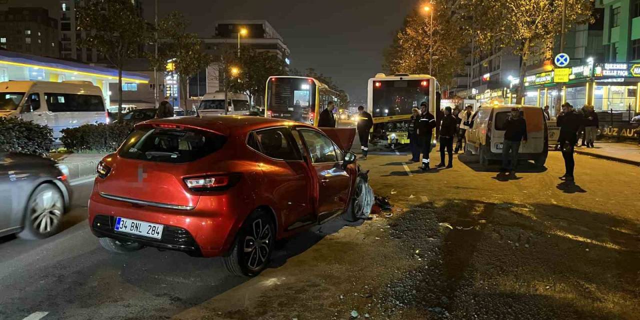 İett Otobüsüne Çarpan Otomobilin Sürücüsü Hayatını Kaybetti