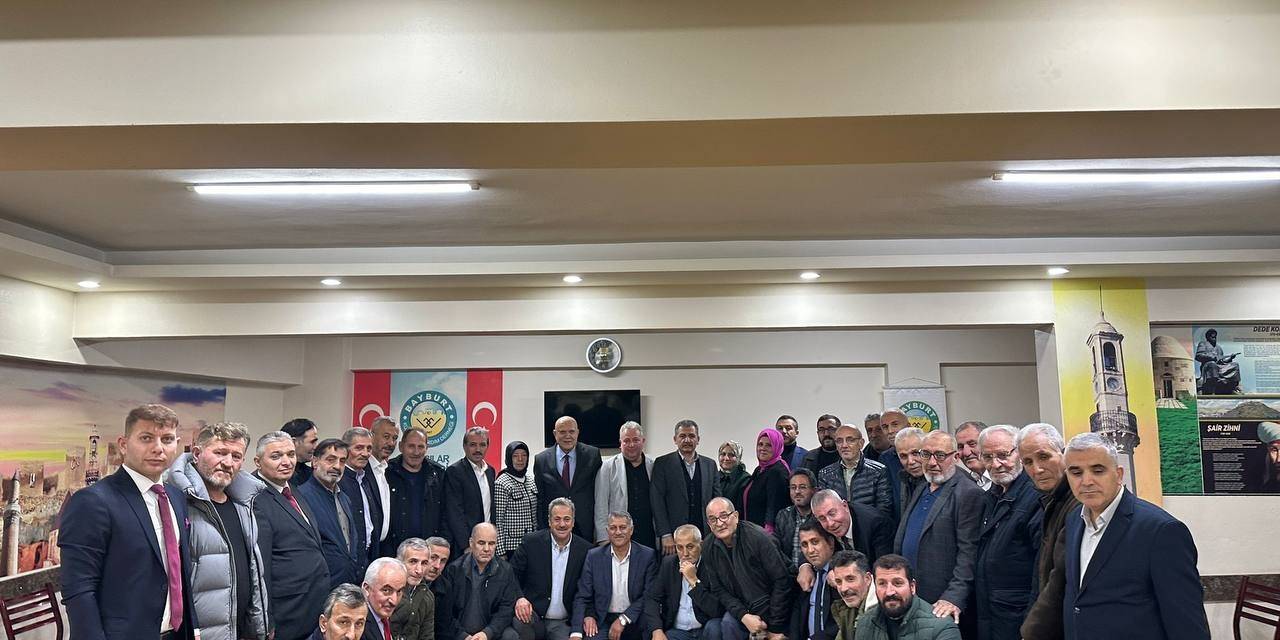 Başkan Pekmezci İstanbul’da Ki Bayburtlularla Bir Araya Geldi
