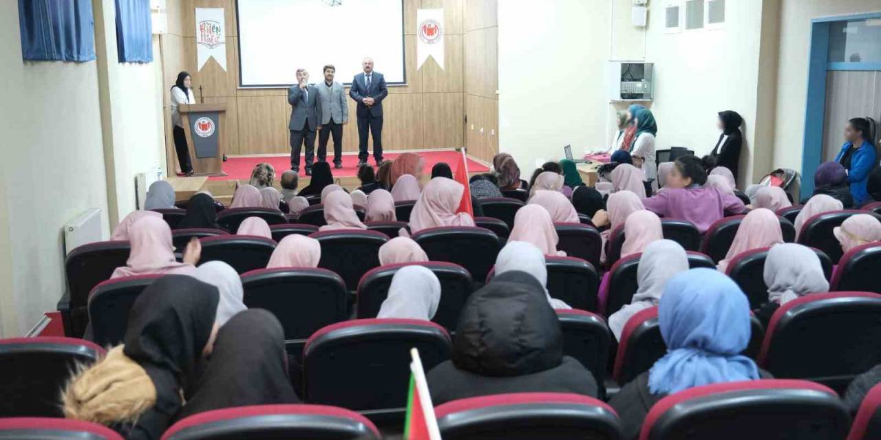 Erzincan’da "Filistin İçin Tek Yürek" Programı Düzenlendi