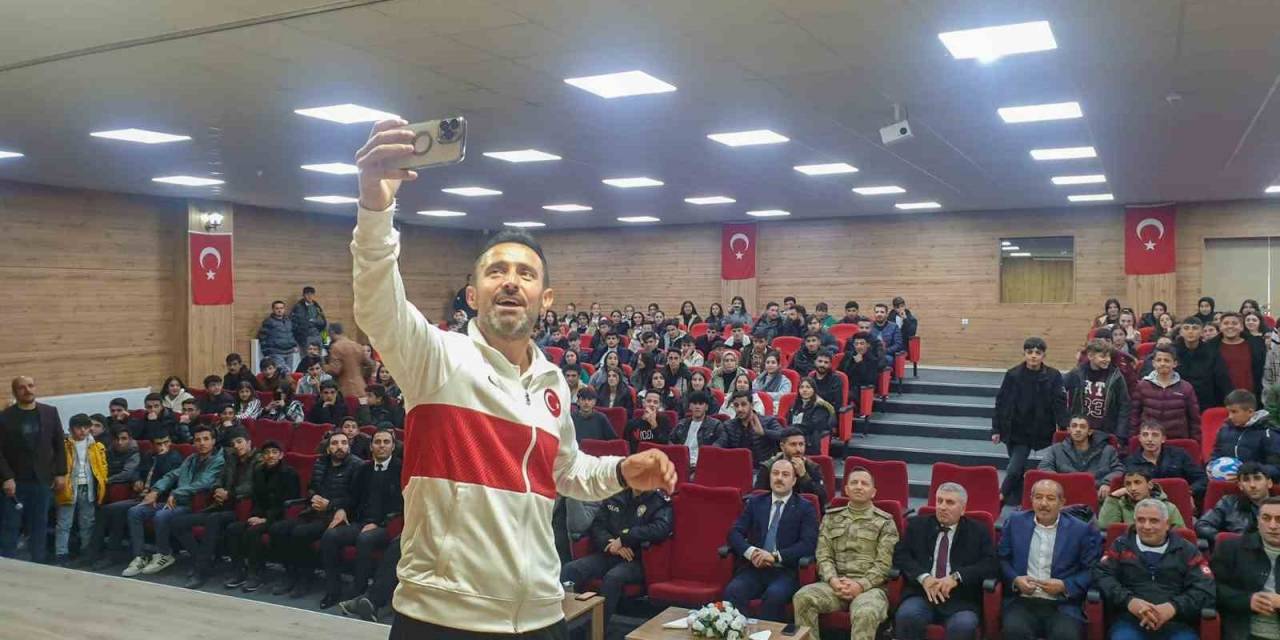 Milli Antrenör Başkalelilerle Bir Araya Geldi