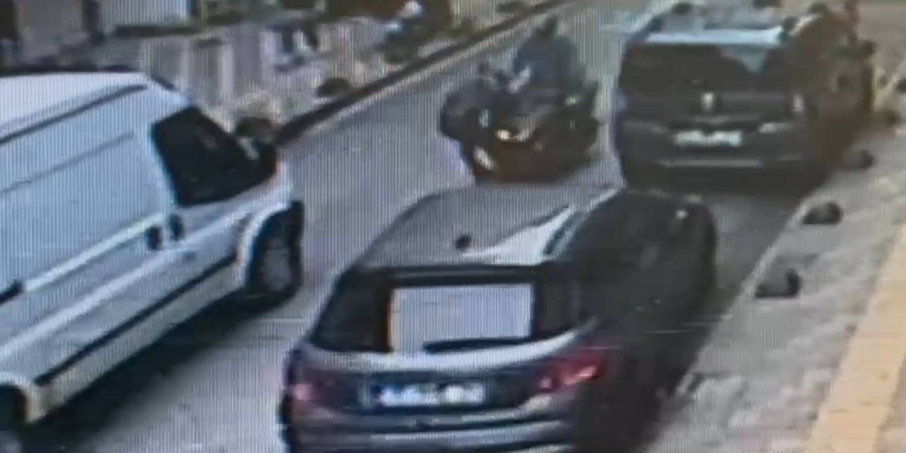Ters Yönde Seyir Halinde Olan Motosikletli, Aniden Yolun Karşısına Çıkan Şahsa Çarptı